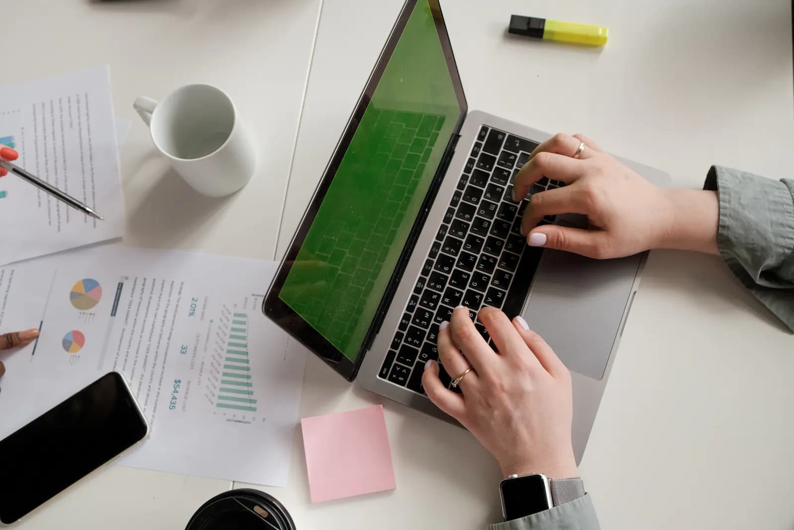 Automatización en PyME: configuración en laptop y revisión de flujos